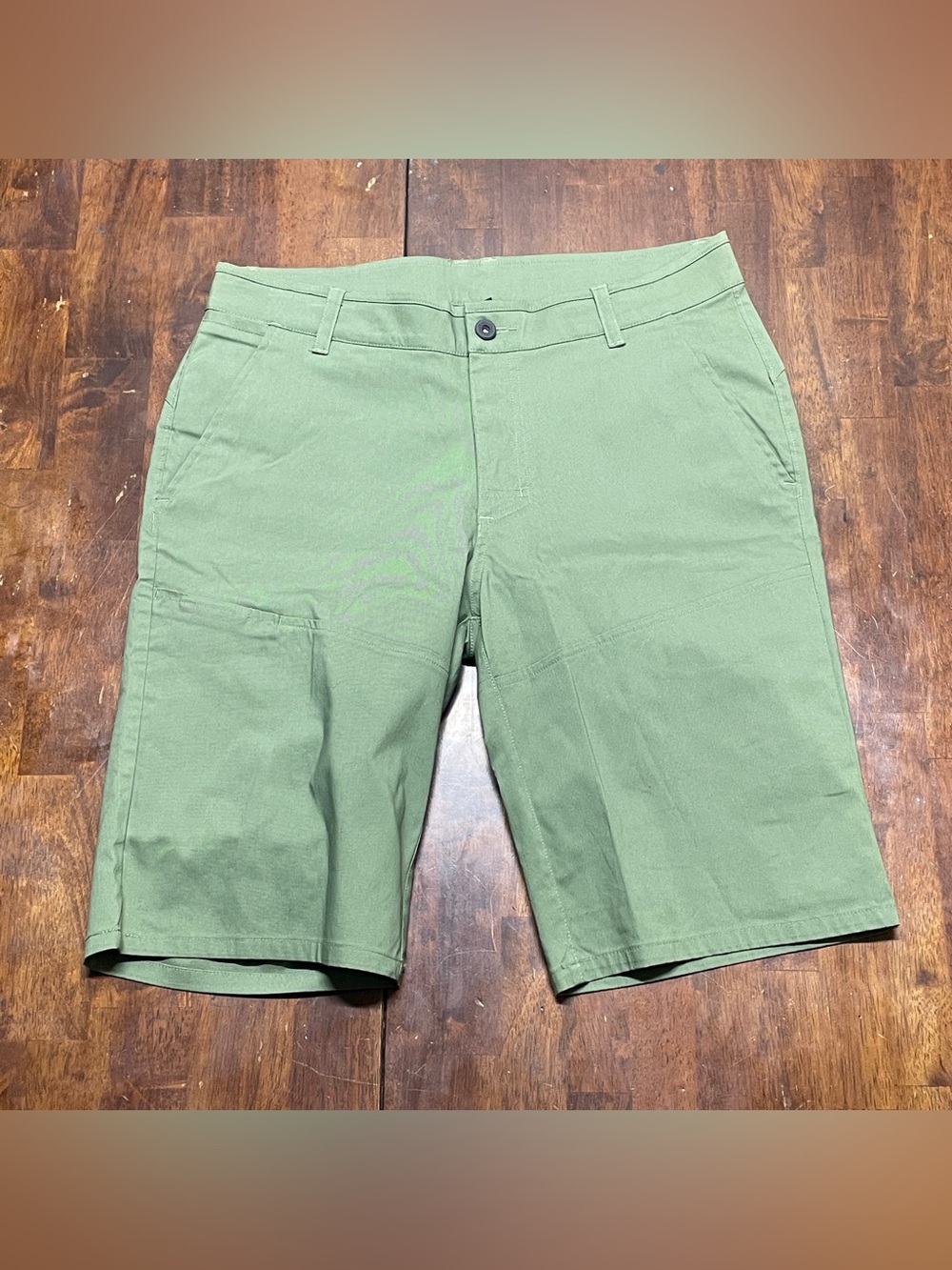 Mountain Hardwear AP Shorts OM7225 Mens 32/11 Green Active Pursuit